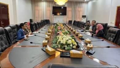 وزير الدولة الإبارة يبحث مع وفد برنامج الغذاء العالمي في عدن الاستجابة الطارئة للنازحين