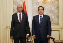 رئيس المجلس الرئاسي الليبي يجدد موقف بلاده الداعم لمجلس القيادة والحكومة وأمن اليمن ووحدته واستقراره