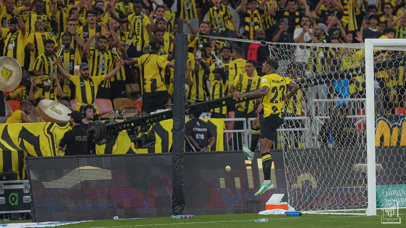 Al Ittihad defeats Al Diriyah with two goals and continues its pursuit of the top spot in the Roshan Saudi League.