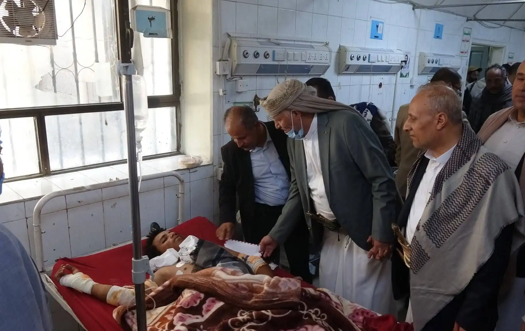 مليشيا الحوثي تجبر مستشفيات خاصة في إب على استقبال جرحاها مجاناً بعد امتلاء المستشفيات الحكومية