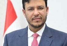 عضو مجلس القيادة العليمي : أبناء القوات المسلحة يسطرون ملاحم البطولة والفداء في معركة تحرير باب المندب من المليشيات الحوثية