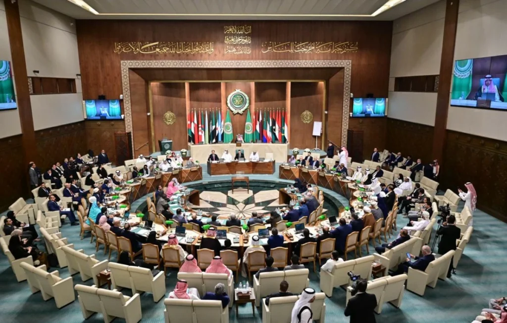 Le Parlement arabe confirme son soutien au Yémen et à sa direction légitime, condamne l'escalade des milices houthis et appelle à les classer comme organisation terroriste.