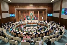 البرلمان العربي يؤكد دعمه لليمن وقيادته الشرعية ويدين تصعيد مليشيا الحوثي ويدعو لتصنيفها منظمة إرهابية