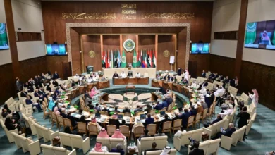 البرلمان العربي يؤكد دعمه لليمن وقيادته الشرعية ويدين تصعيد مليشيا الحوثي ويدعو لتصنيفها منظمة إرهابية