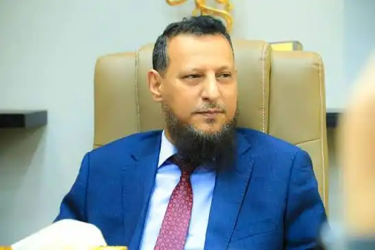 محافظ عدن: استهداف الأعيان المدنية والمنشآت الحيوية لن يثني السلطة المحلية عن مواصلة الصمود