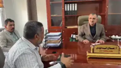 وكيل لحج يناقش إنشاء 50 وحدة سكنية لأسر الشهداء والأيتام وذوي الإعاقة