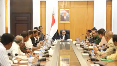 عضو مجلس القيادة سالم الخنبشي يترأس اجتماعاً موسعاً لرفع الجاهزية لمواجهة تداعيات المنخفض الجوي بحضرموت